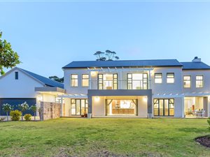 4 Bed House in Kraaibosch