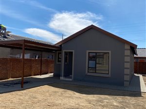 3 Bed Townhouse in Mandela View