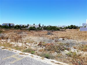 618 m² Land available in Golden Mile