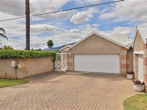 4 Bed House in Wellington Central