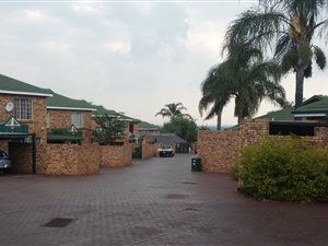3 Bedroom Duplex in Die Hoewes