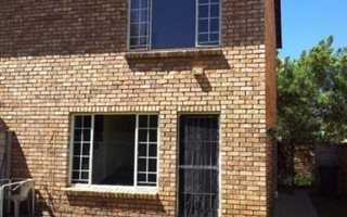2 Bedroom Townhouse in Sinoville
