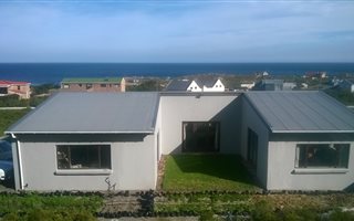 2 Bedroom House in Bettys Bay
