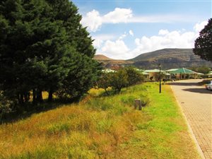 525 m² Land available in Clarens Golf And Trout Estate