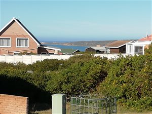923 m² Land available in Boggomsbaai