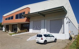 1800 m² Industrial space in Longmeadow
