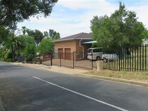 5 Bed House in Durbell