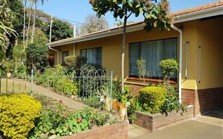 1 Bedroom Apartment in Athlone Park