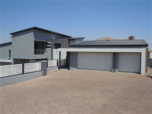 4 Bed House in Midstream Ridge Estate