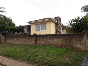 3 Bedroom House in Van Riebeeck Heights