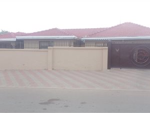 4 Bed House in Johannesburg Central and CBD