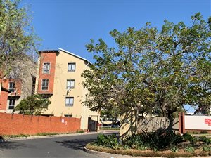 2 Bed Apartment in Erand Gardens