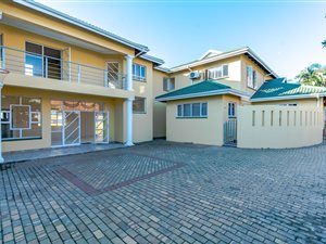 7 Bed House in Mt Edgecombe