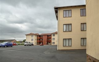 2 Bedroom Apartment in Brackenham