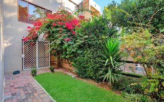 1 Bedroom Apartment in Parktown North