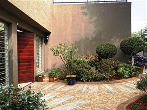 4 Bed House in Noordheuwel