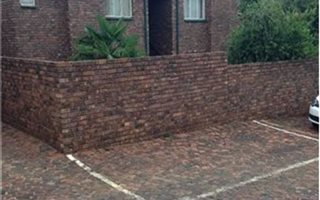 2 Bedroom Apartment in Zwartkop