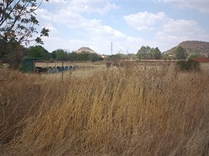 4.3 ha Land available in Spitskop