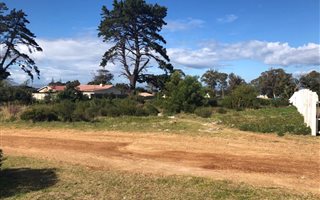 1015 m² Land available in Kleinmond