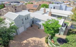 4 Bedroom House in Carlswald North Estate