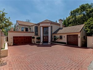5 Bed House in Maroeladal
