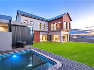 4 Bed House in The Hills