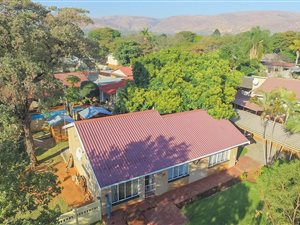 3 Bed House in Geelhoutpark