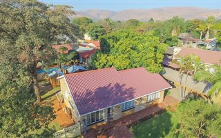 3 Bedroom House in Geelhoutpark