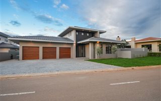 4 Bedroom House in Lombardy Estate