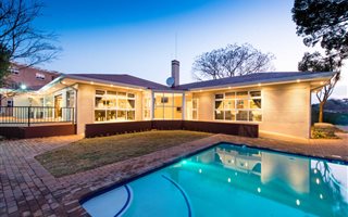 2 Bedroom Duplex in Brentwood