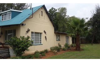 2.2 ha Farm in Rustenburg Central