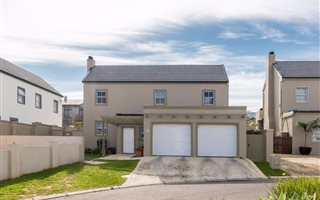 3 Bedroom House in Dennegeur