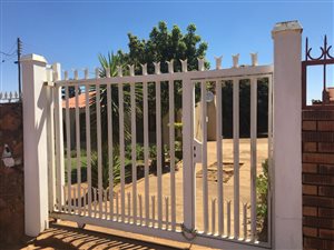 2 Bed House in Mabopane
