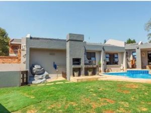 4 Bed House in Dowerglen