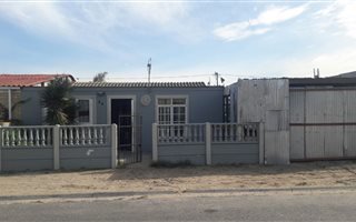 3 Bedroom Cluster in Bonteheuwel