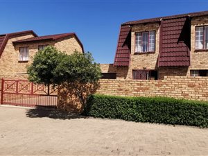 3 Bedroom Townhouse in Ruimsig