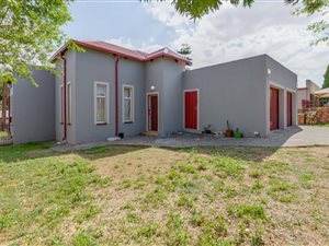 2 Bed House in The Reeds