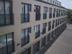 1 Bed Apartment in Parow Valley