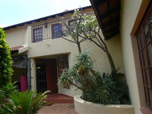 4 Bed House in Baileys Muckleneuk