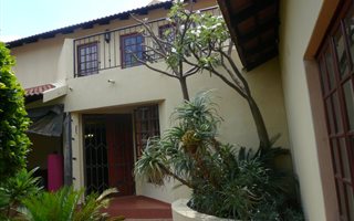 4 Bedroom House in Baileys Muckleneuk