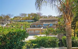 9 Bedroom House in Clare Estate