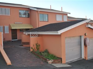 3 Bed Duplex in Effingham