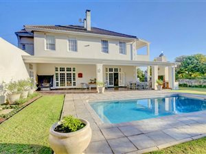 6 Bed House in Camphers Drift