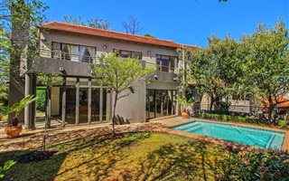 4 Bedroom House in Waterkloof Ridge