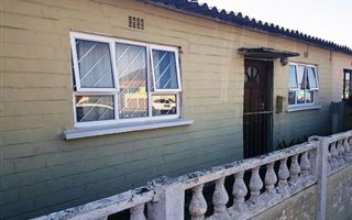 2 Bedroom House in Hanover Park