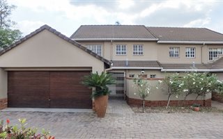 4 Bedroom Cluster in Lynnwood Manor