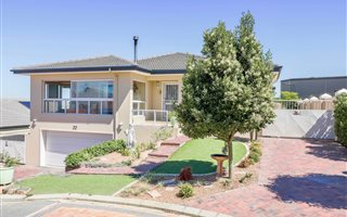 3 Bedroom House in Bizweni