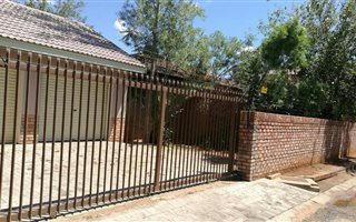 4 Bedroom House in Rhodesdene