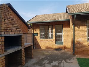2 Bedroom Townhouse in Heuweloord