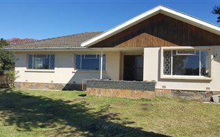 3 Bedroom House in Theescombe